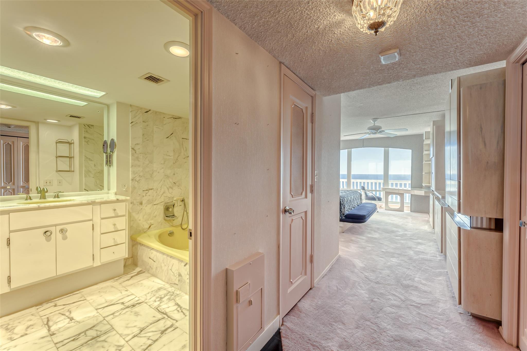 2200 S Ocean Ln 2202 Property Photo 49