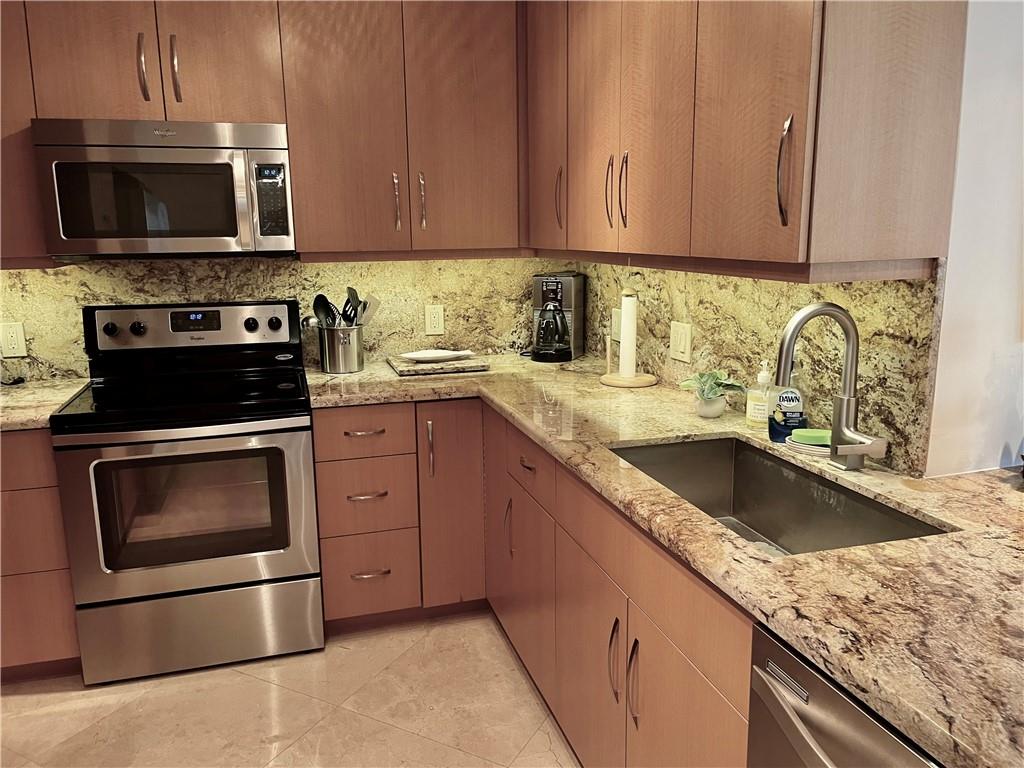 1 Las Olas Circle 712 Property Photo 24