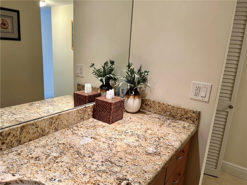 1 Las Olas Circle 712 Property Photo 34