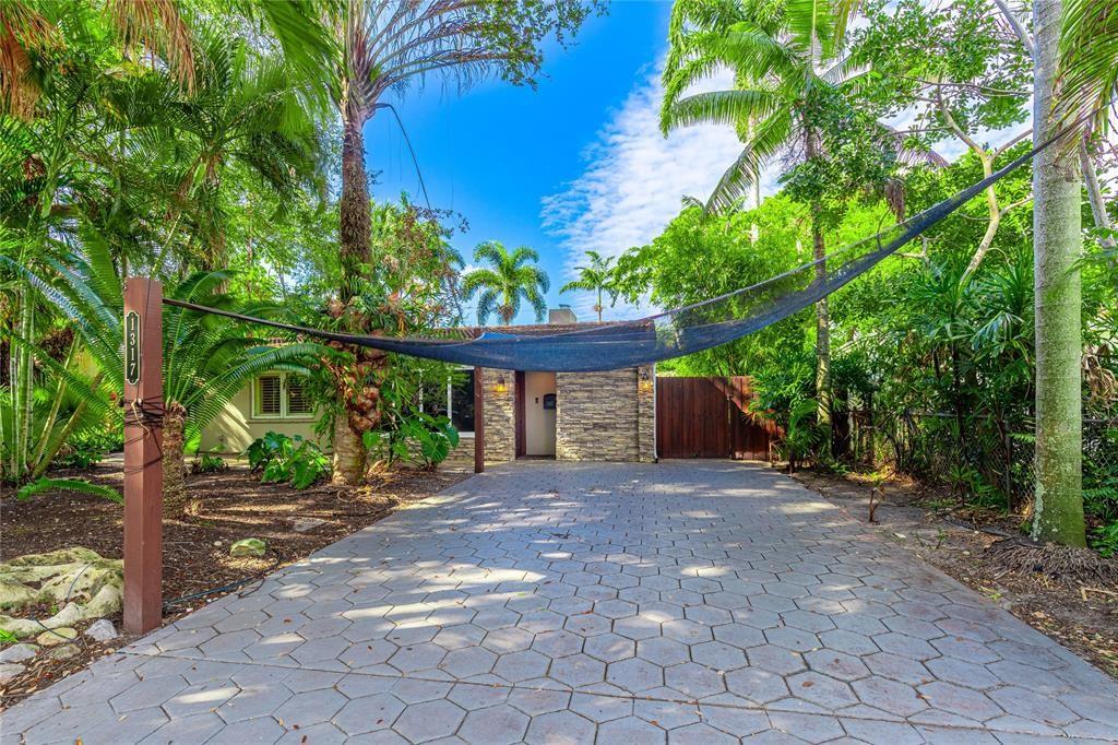 1317 SW 18th Ave Property Photo 1