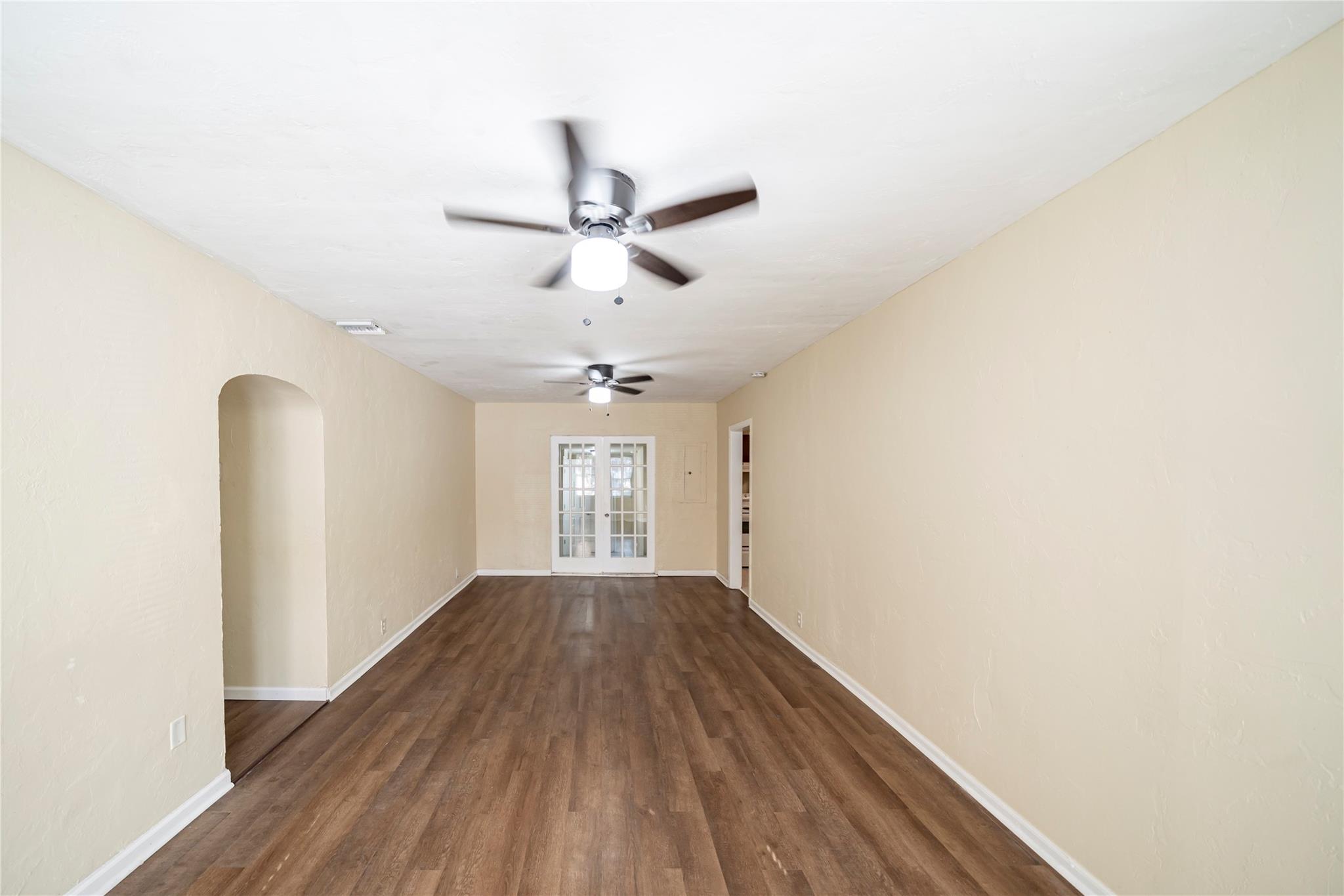 549 Ne 2nd Ave Property Photo 2