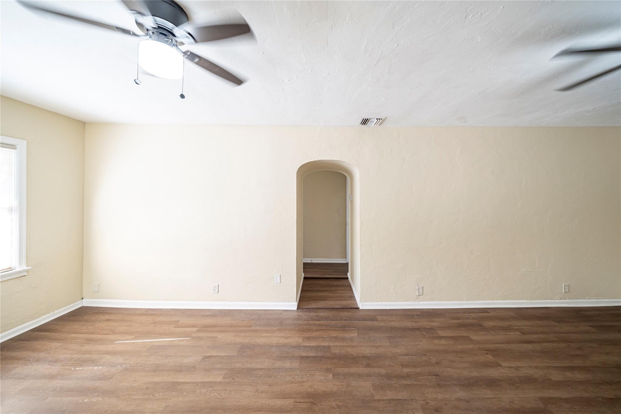 549 Ne 2nd Ave Property Photo 4