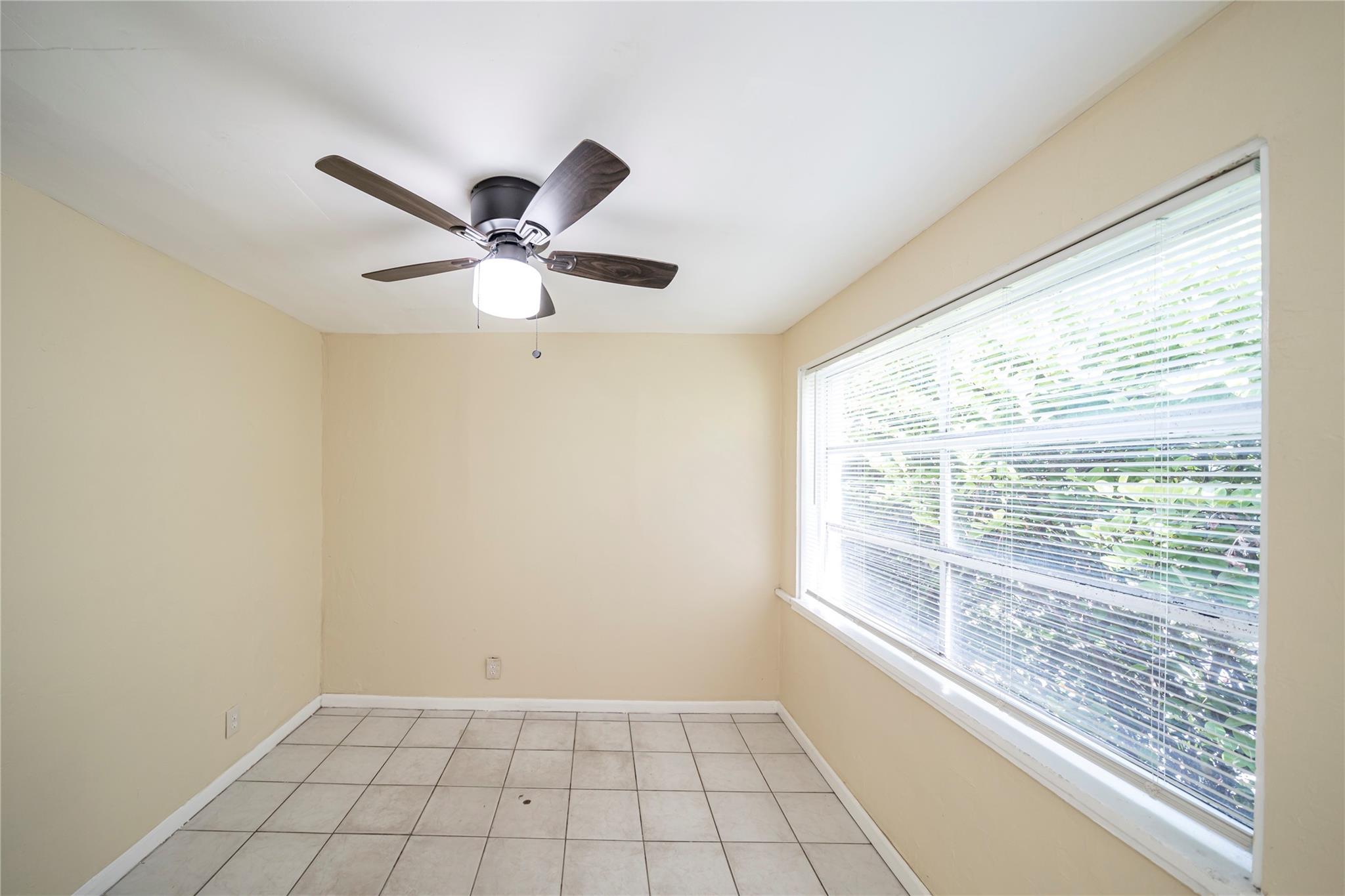 549 Ne 2nd Ave Property Photo 10