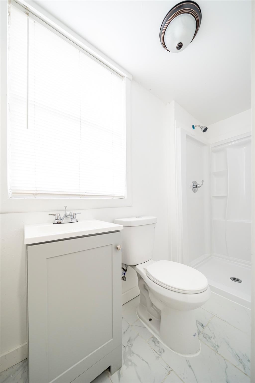 549 Ne 2nd Ave Property Photo 14