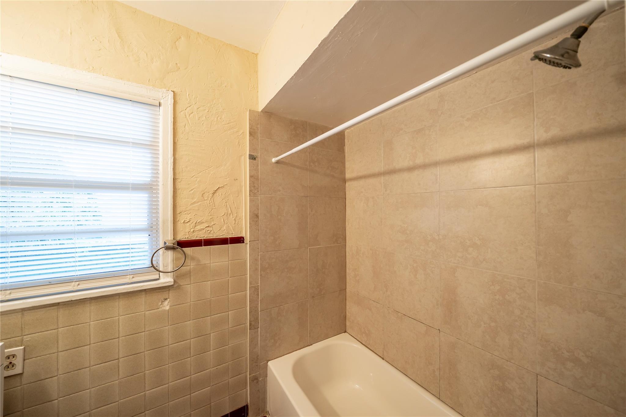 549 Ne 2nd Ave Property Photo 17