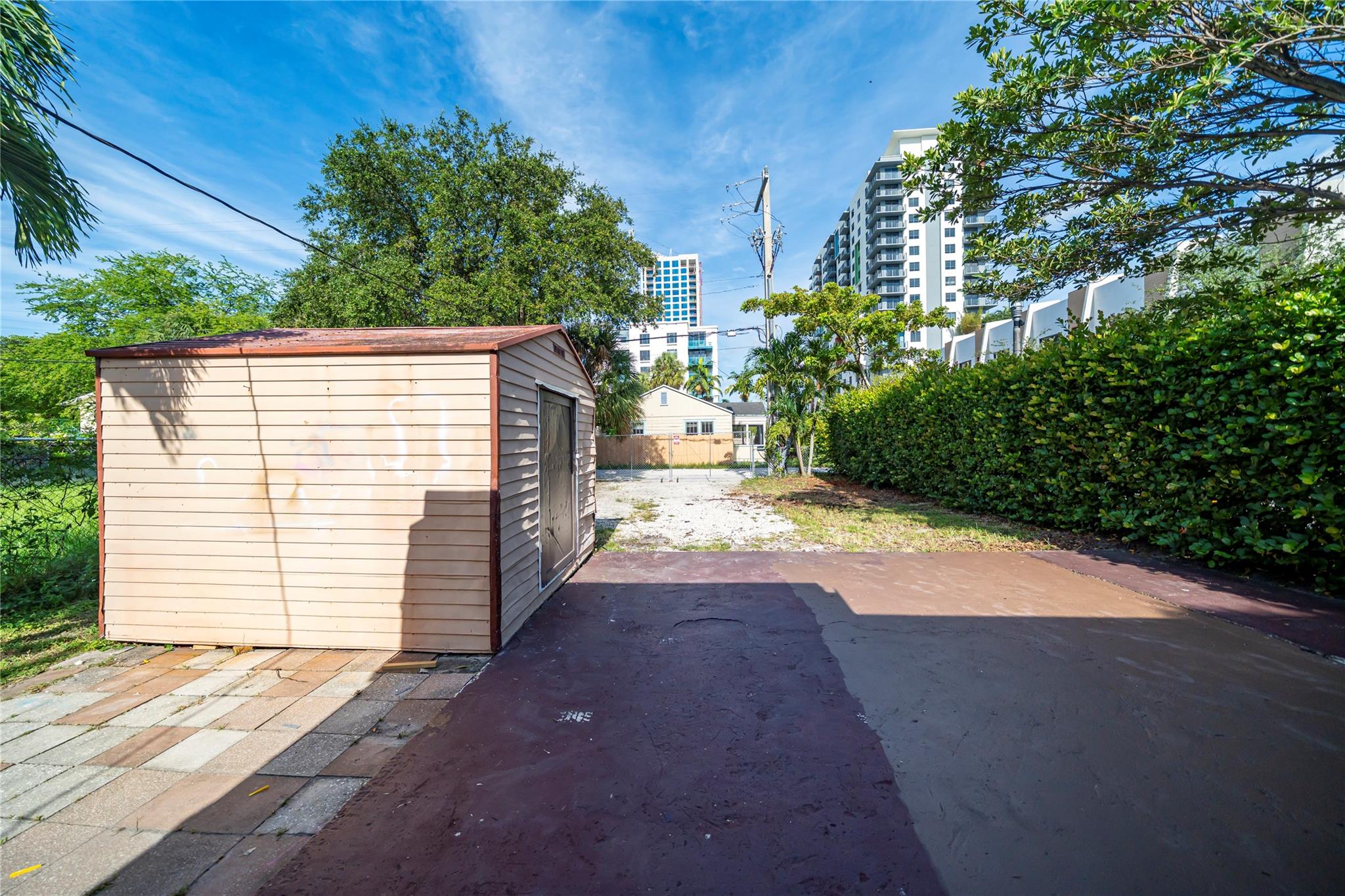 549 Ne 2nd Ave Property Photo 22