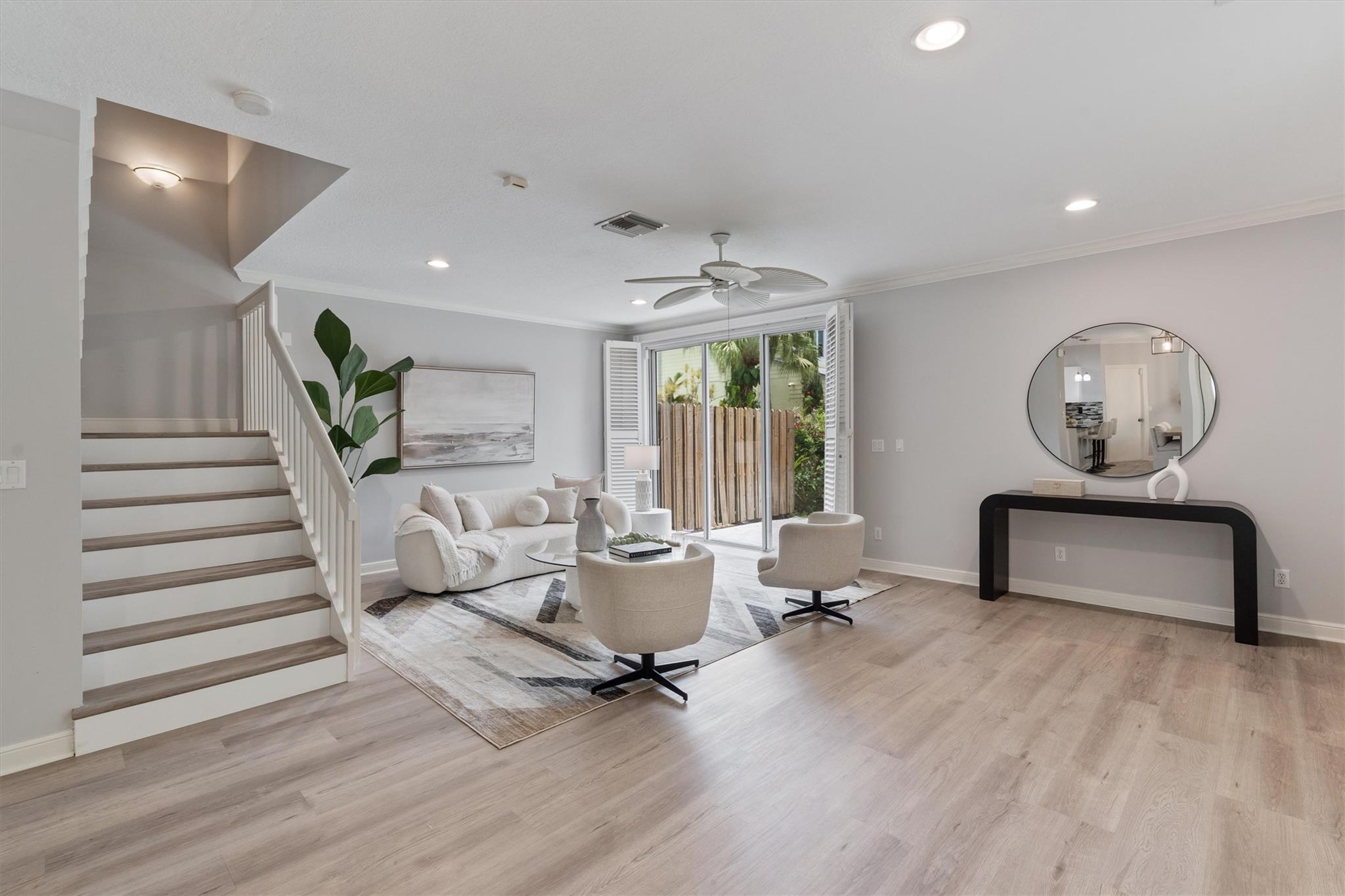 604 SW 8th Ave Property Photo 1