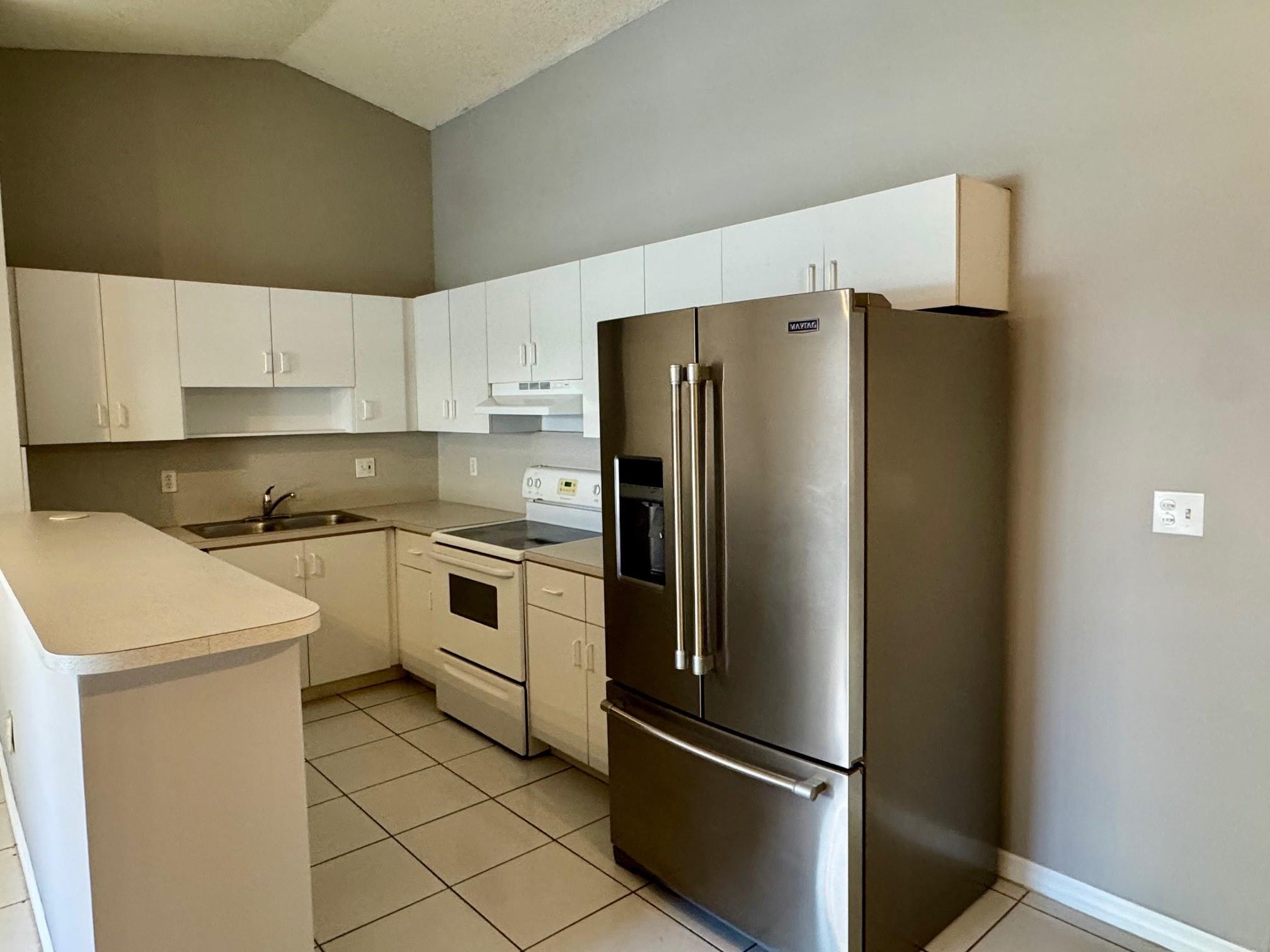 500 NE 3rd St 112