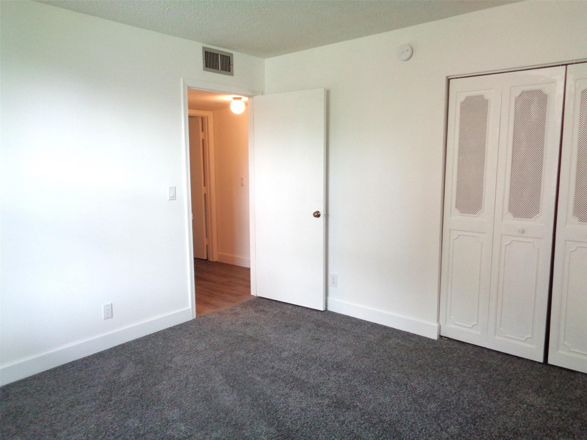 7320 Lake Circle Drive 101 Property Photo 15