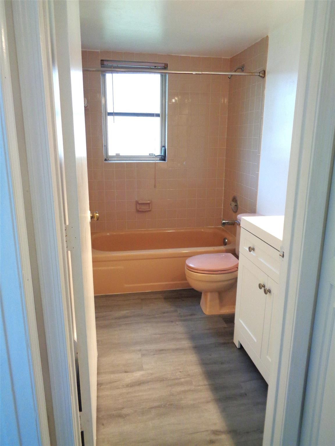 7320 Lake Circle Drive 101 Property Photo 16