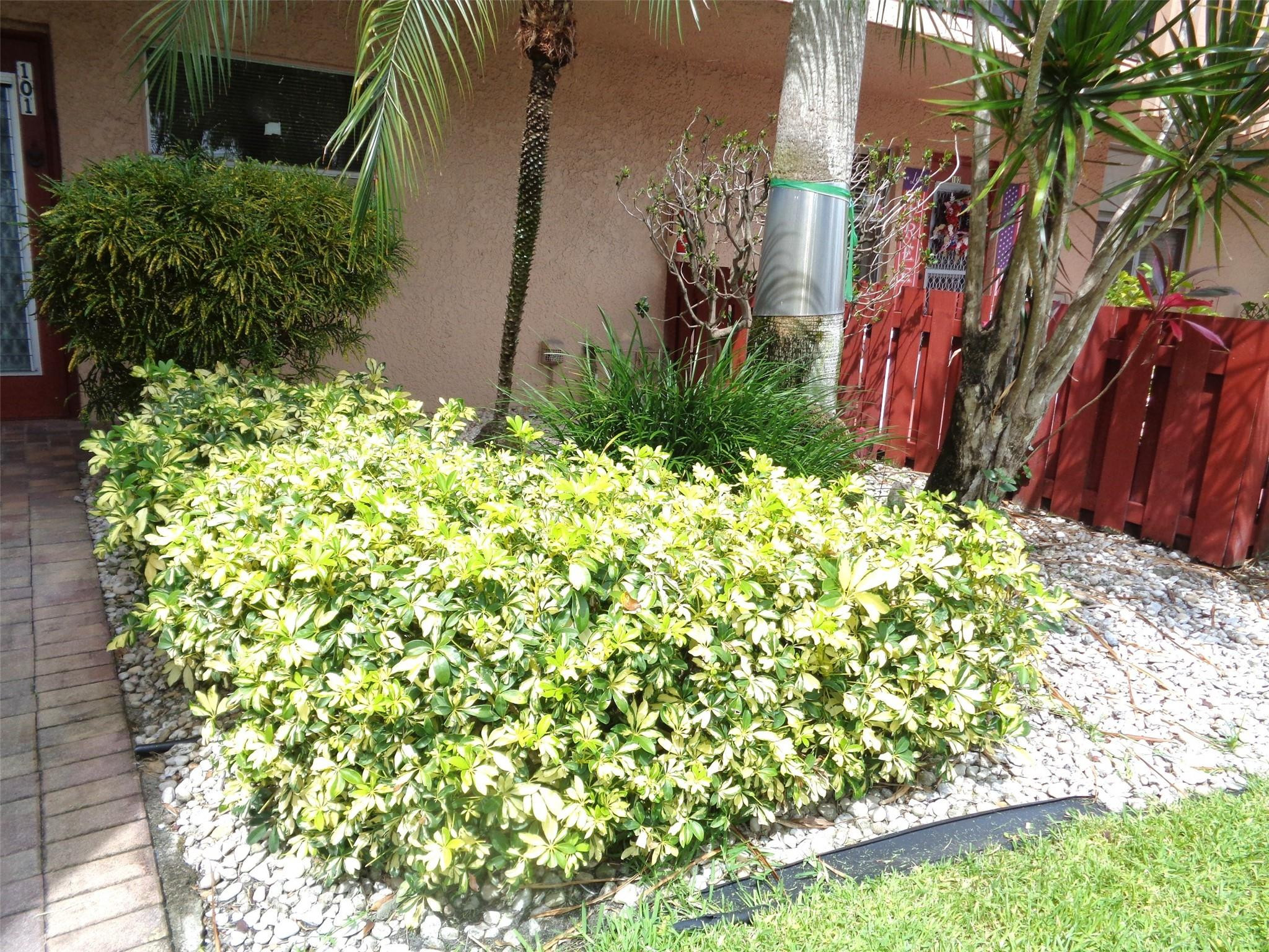 7320 Lake Circle Drive 101 Property Photo 30
