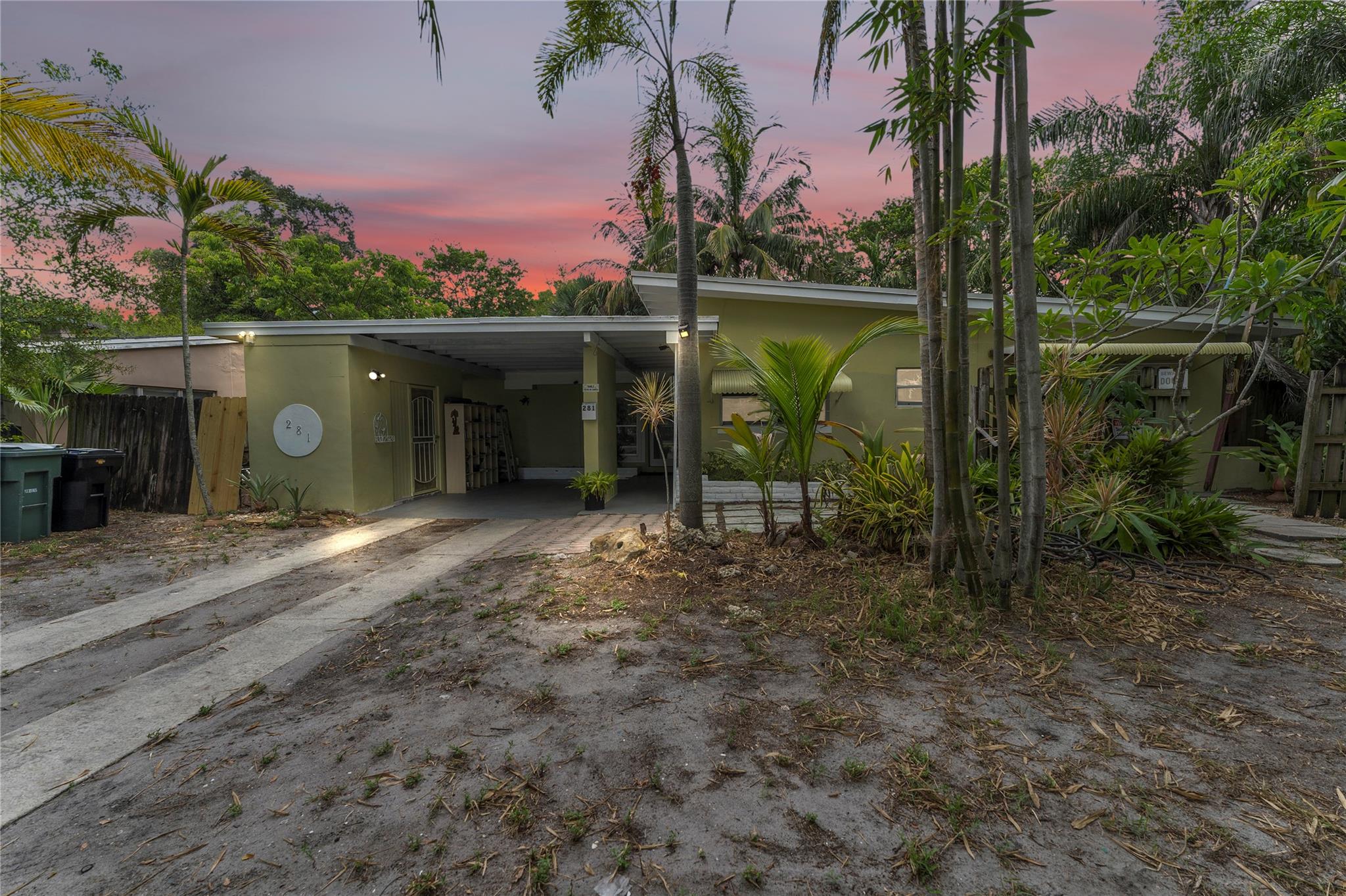 281 Florida Ave Property Photo 1