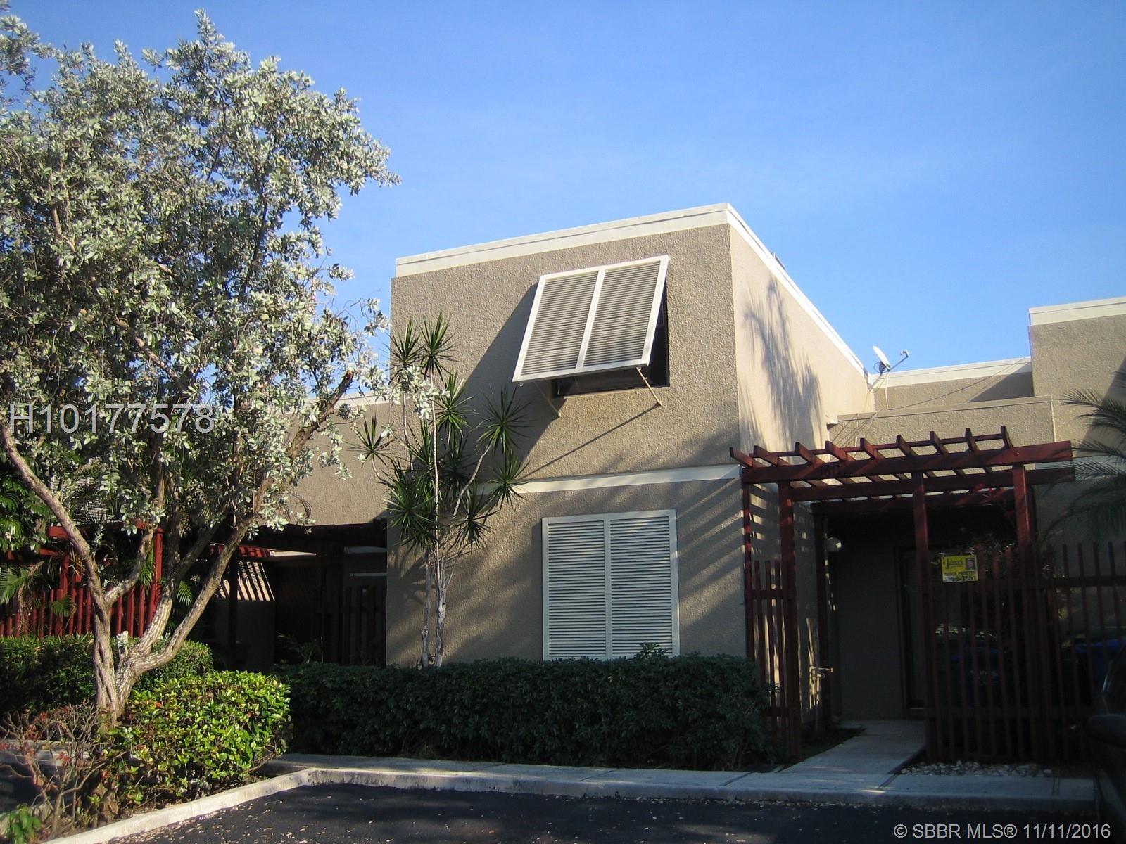 1611 W Fairway Rd Property Photo 1