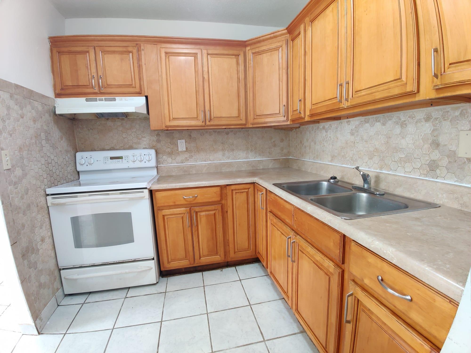 3961 Sw 51st St Property Photo 2