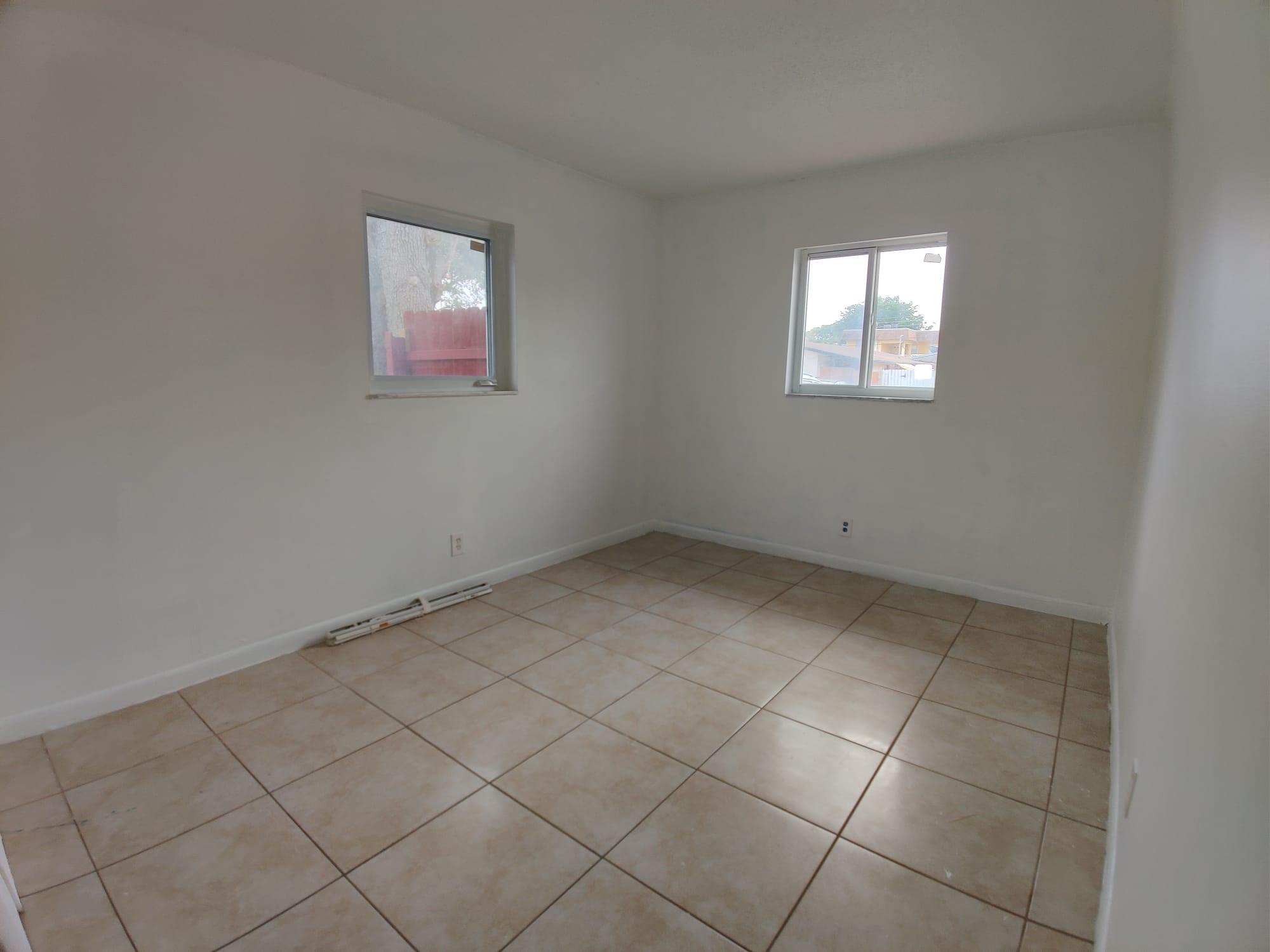 3961 Sw 51st St Property Photo 4