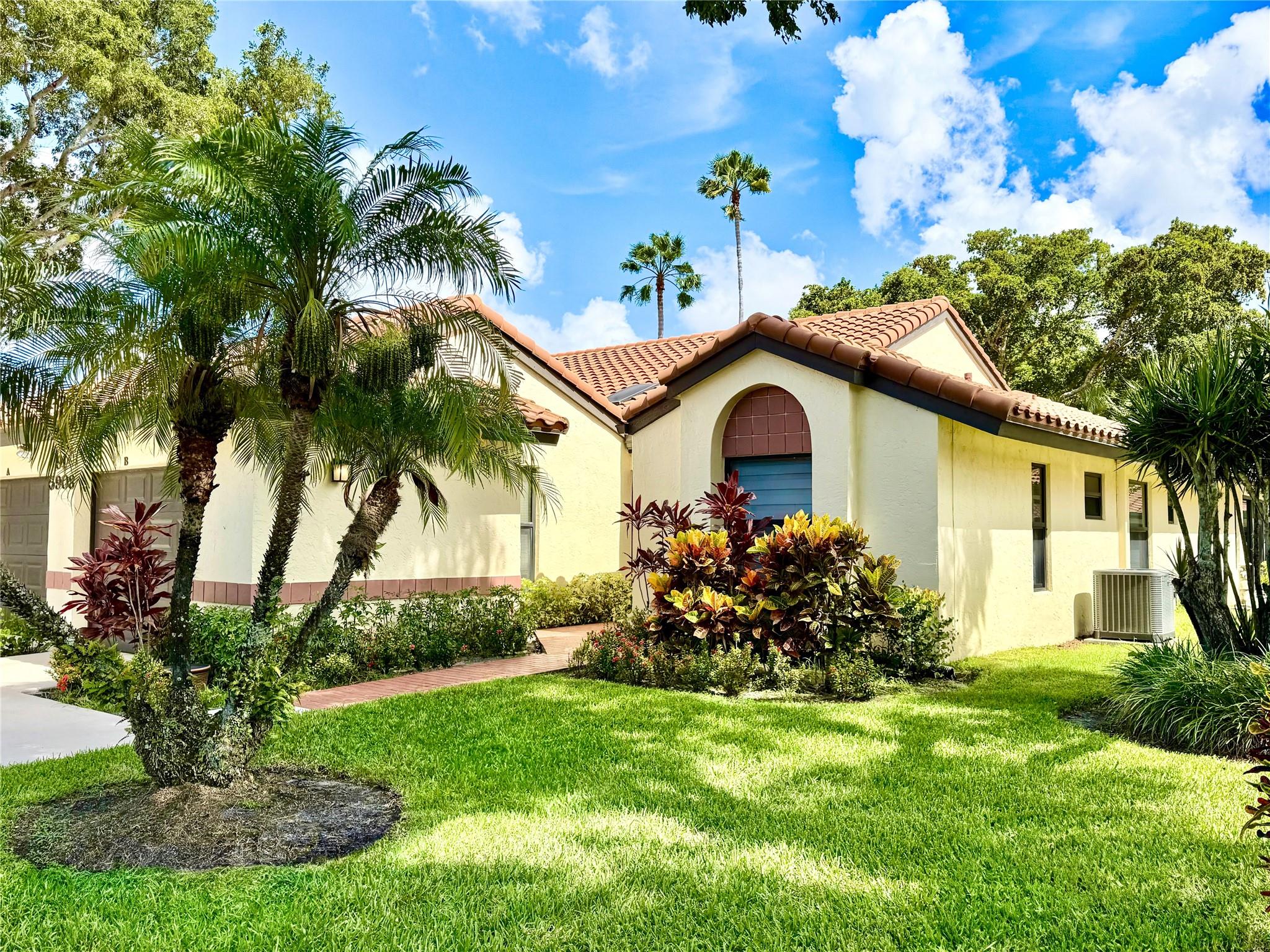 5908 Sunswept Ln B Property Photo 1