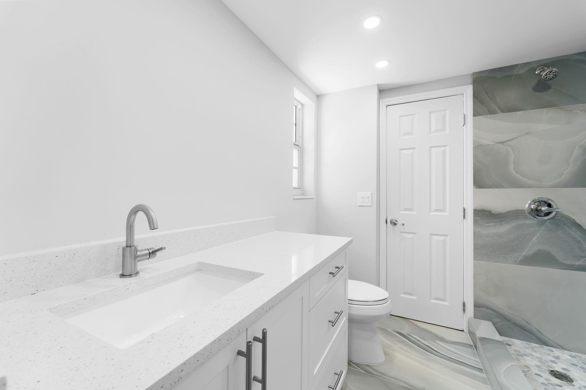 200 S Birch Rd 408 Property Photo 10