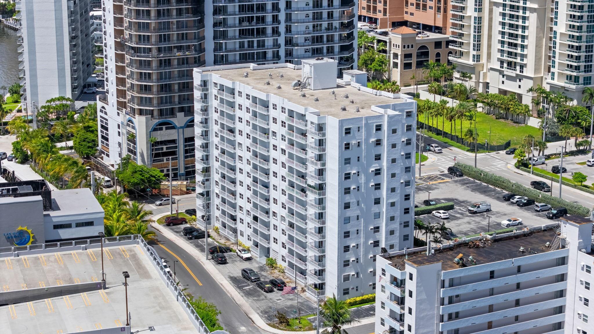 200 S Birch Rd 408 Property Photo 14