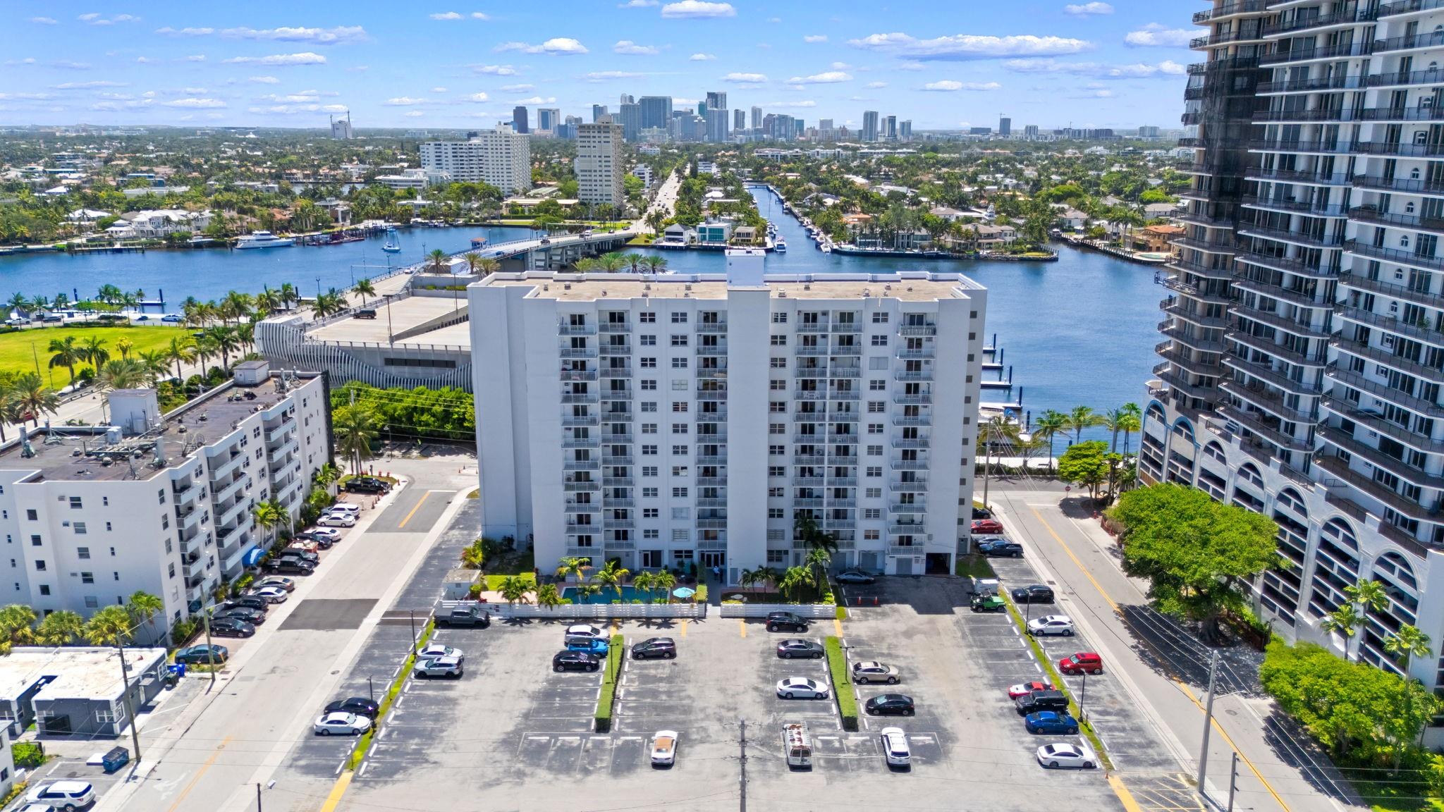 200 S Birch Rd 408 Property Photo 15