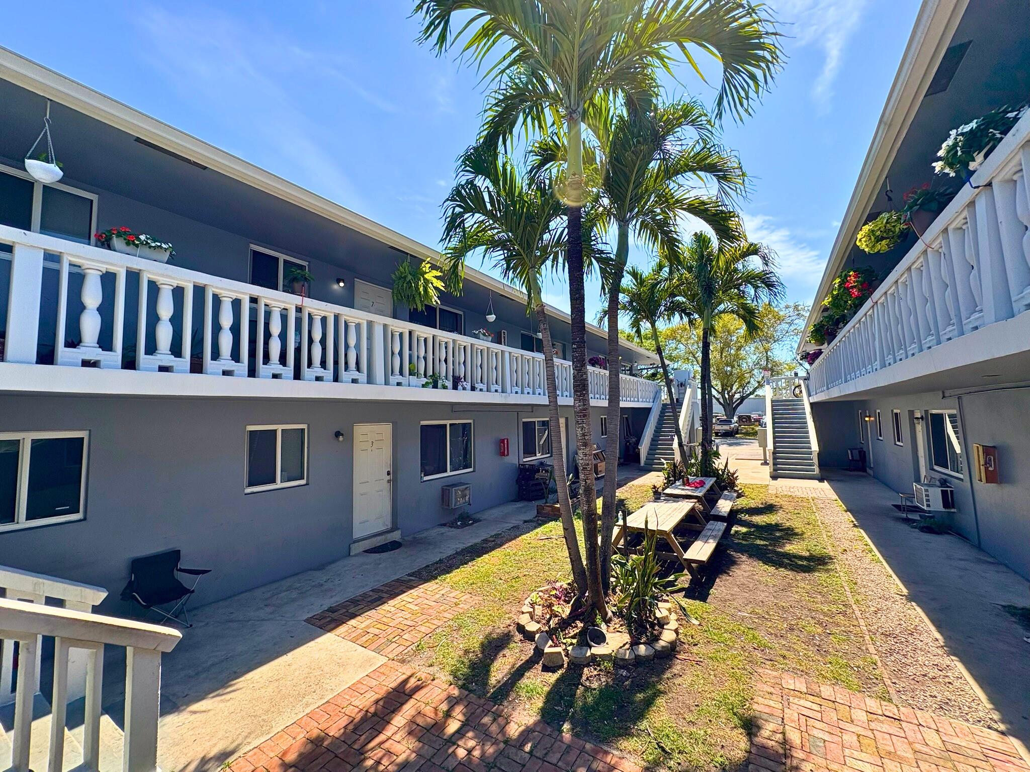 101-105 Se 26th St Property Photo 1