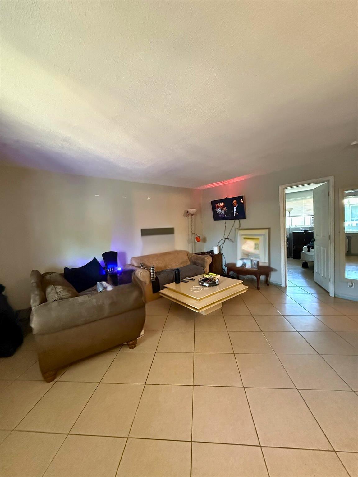 101-105 Se 26th St Property Photo 8