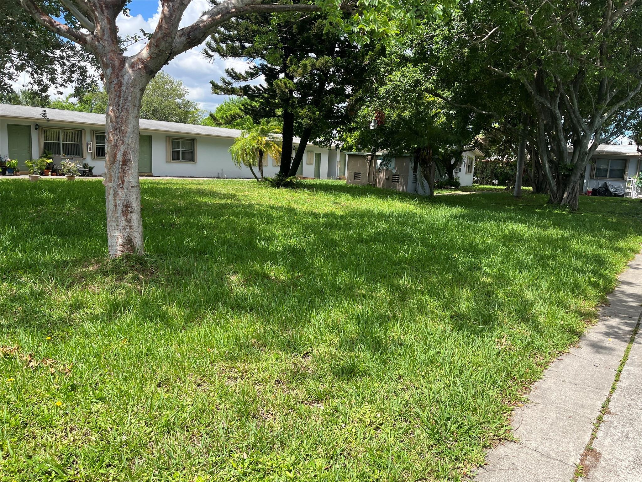5461 Ravenswood Rd 12