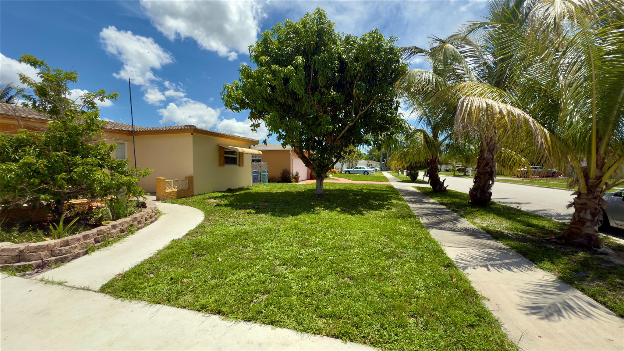 6957 Nw 9th Ct Property Photo 3
