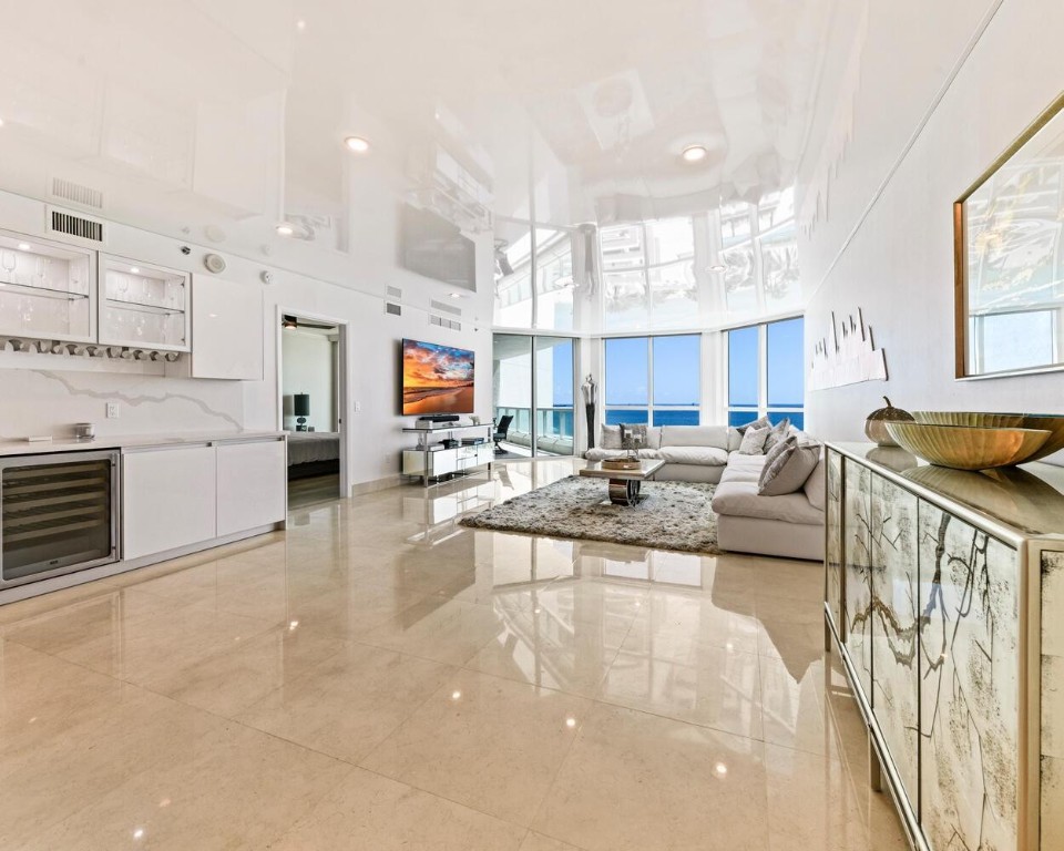101 S Fort Lauderdale Beach Boulevard 1104 Property Photo 6