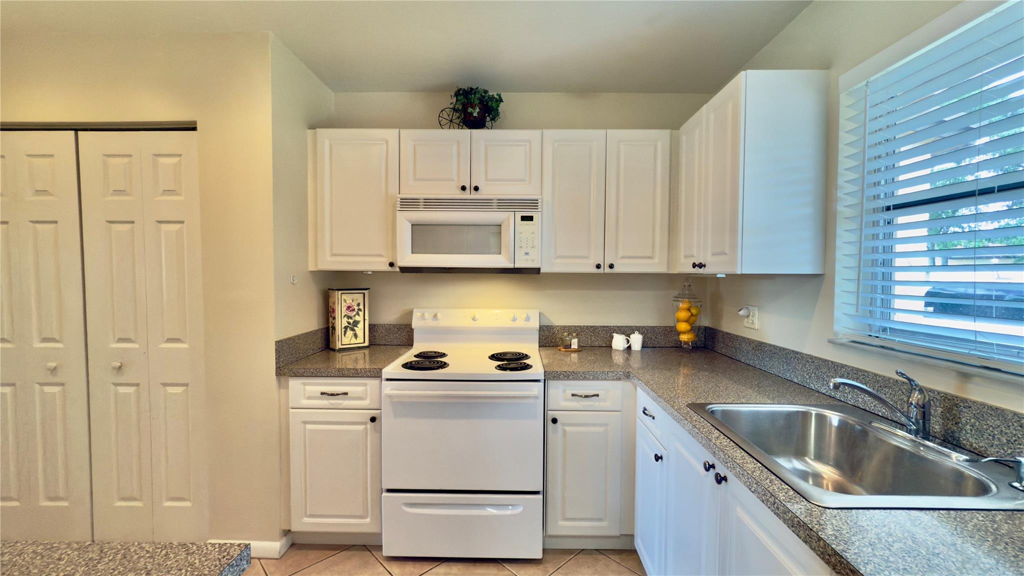 7708 Margate Blvd C 3-7 Property Photo 6
