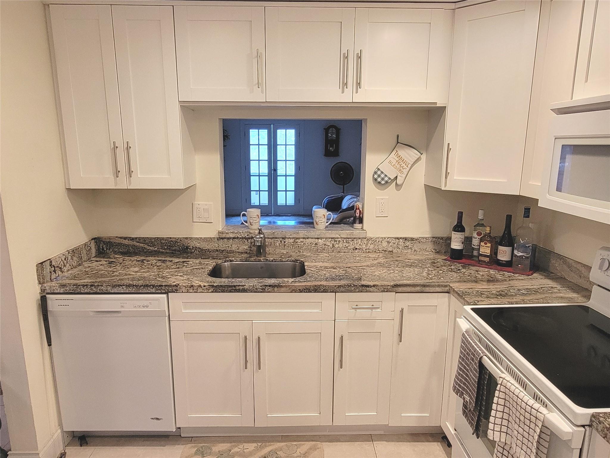2800 Somerset 312 Property Photo 1