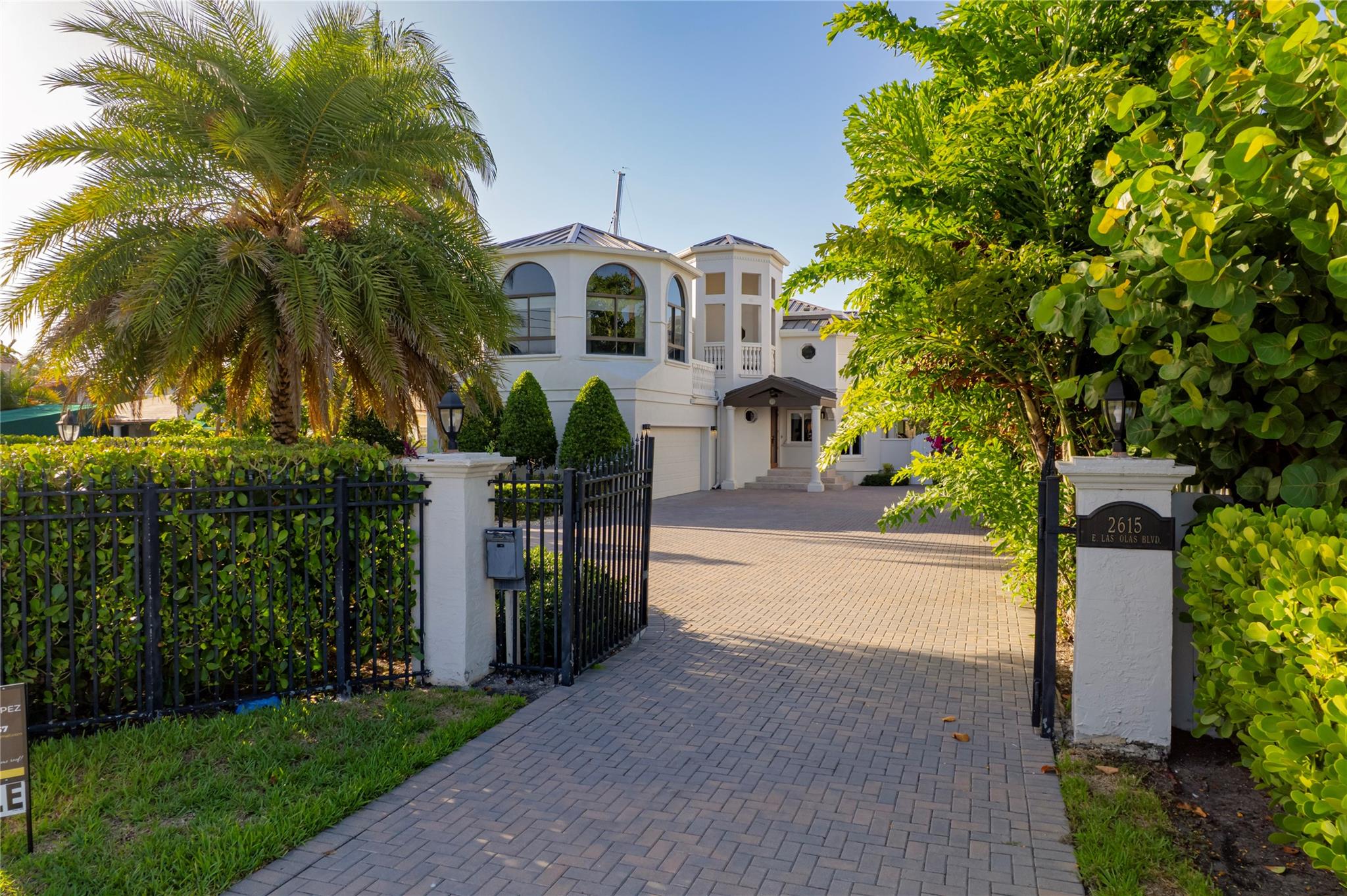 2615 E Las Olas Blvd Property Photo 8