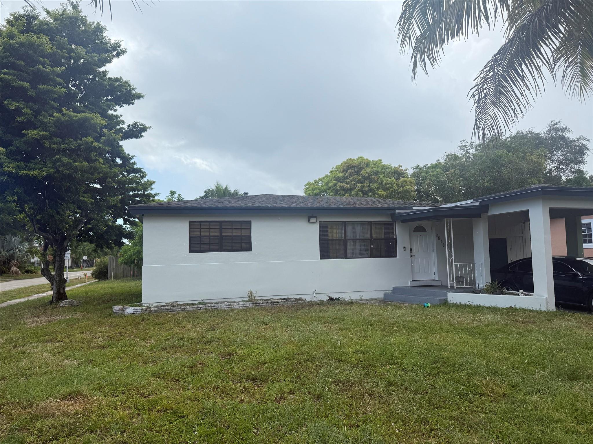 2800 SW 9th St Property Photo 1