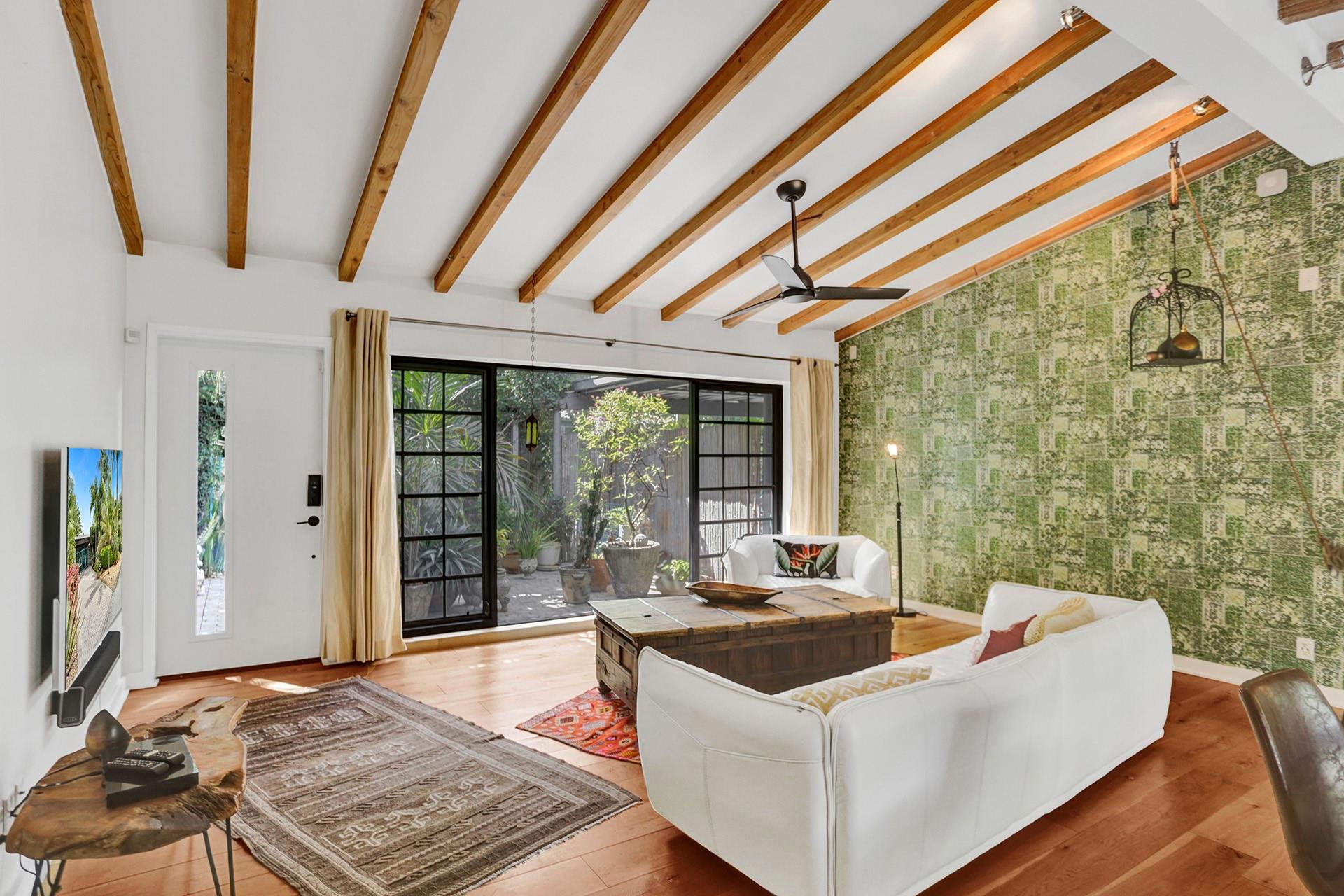 1613 Sw 5th Ct Property Photo 4