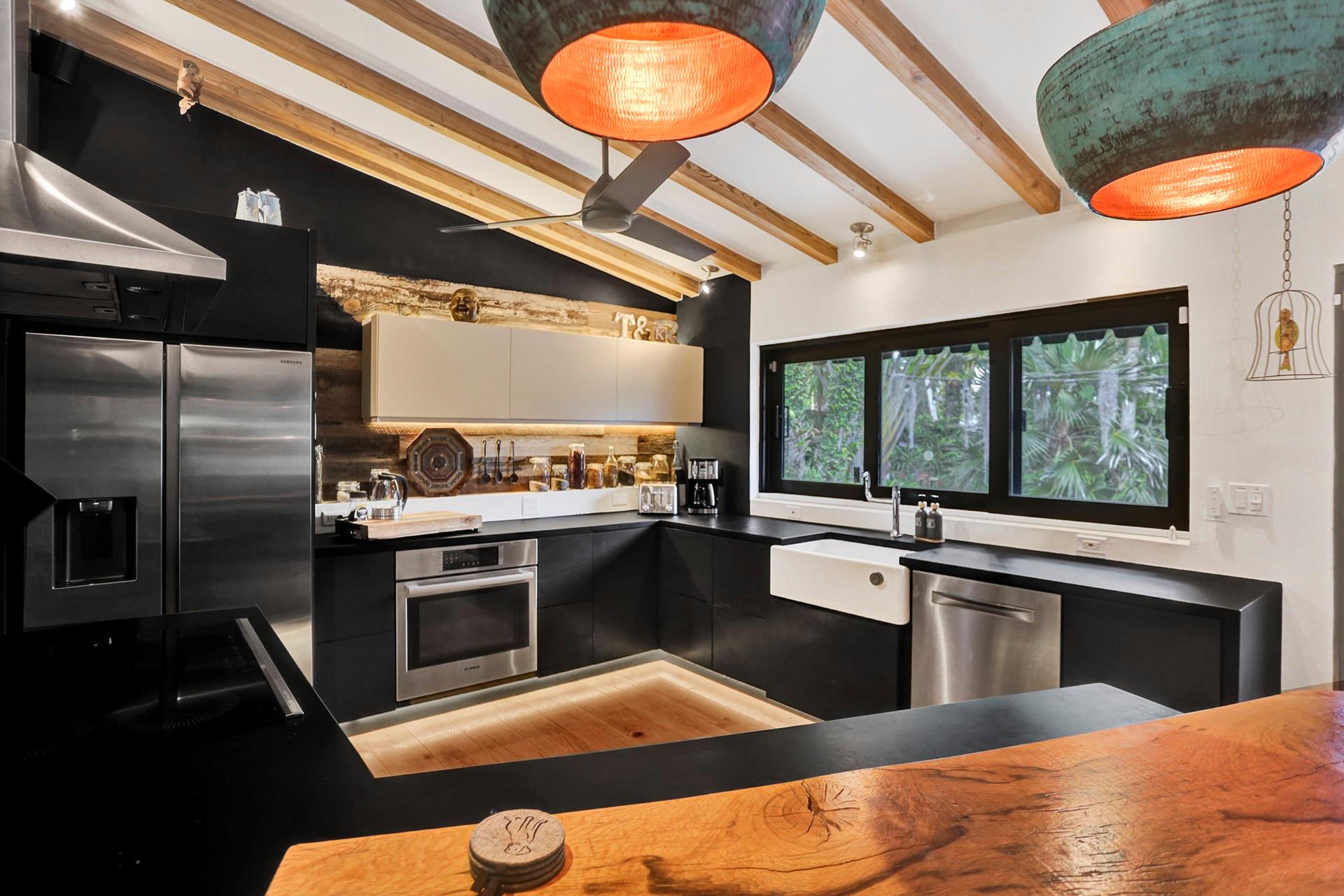 1613 Sw 5th Ct Property Photo 6