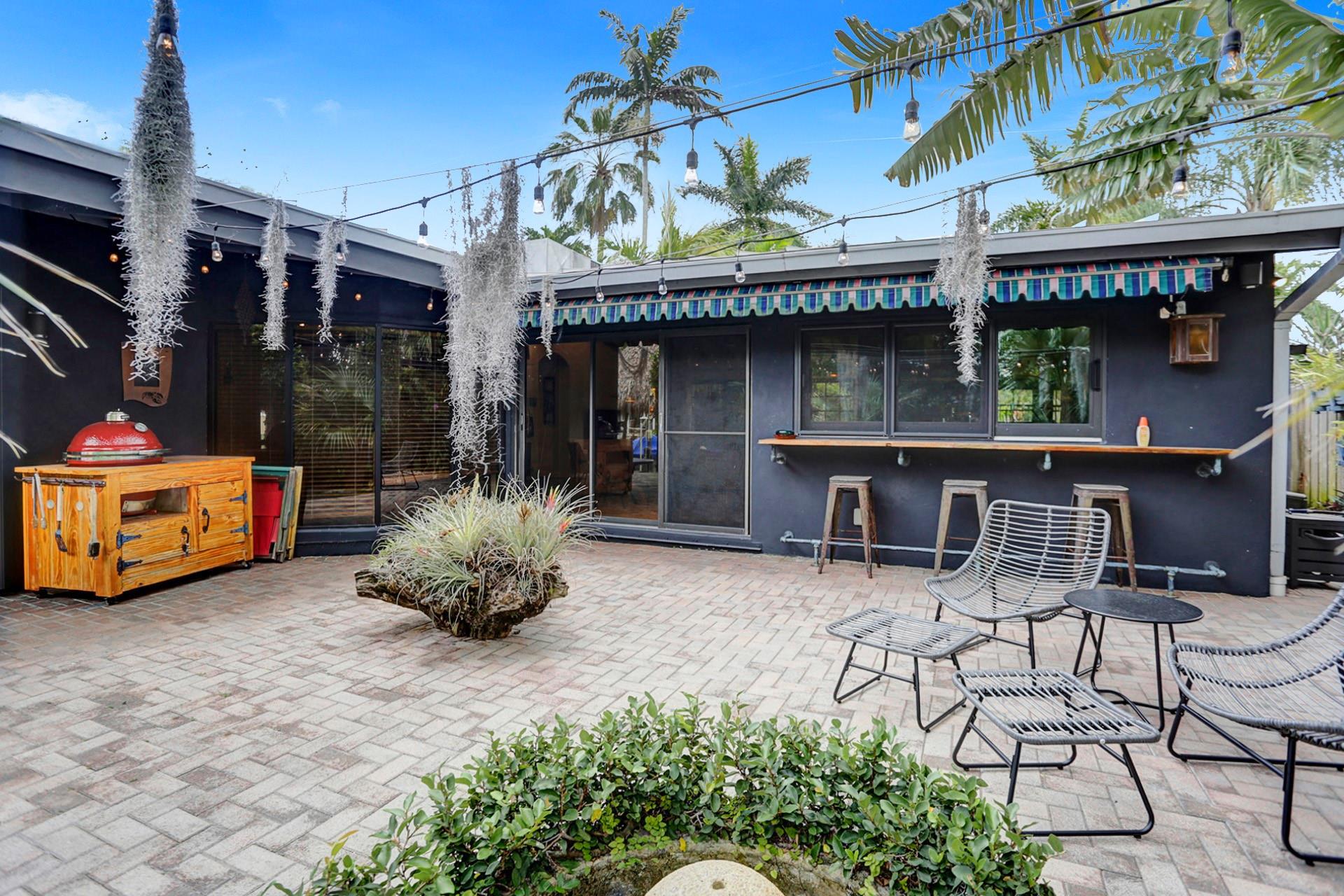 1613 Sw 5th Ct Property Photo 8