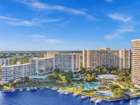 2500 Parkview Drive 814