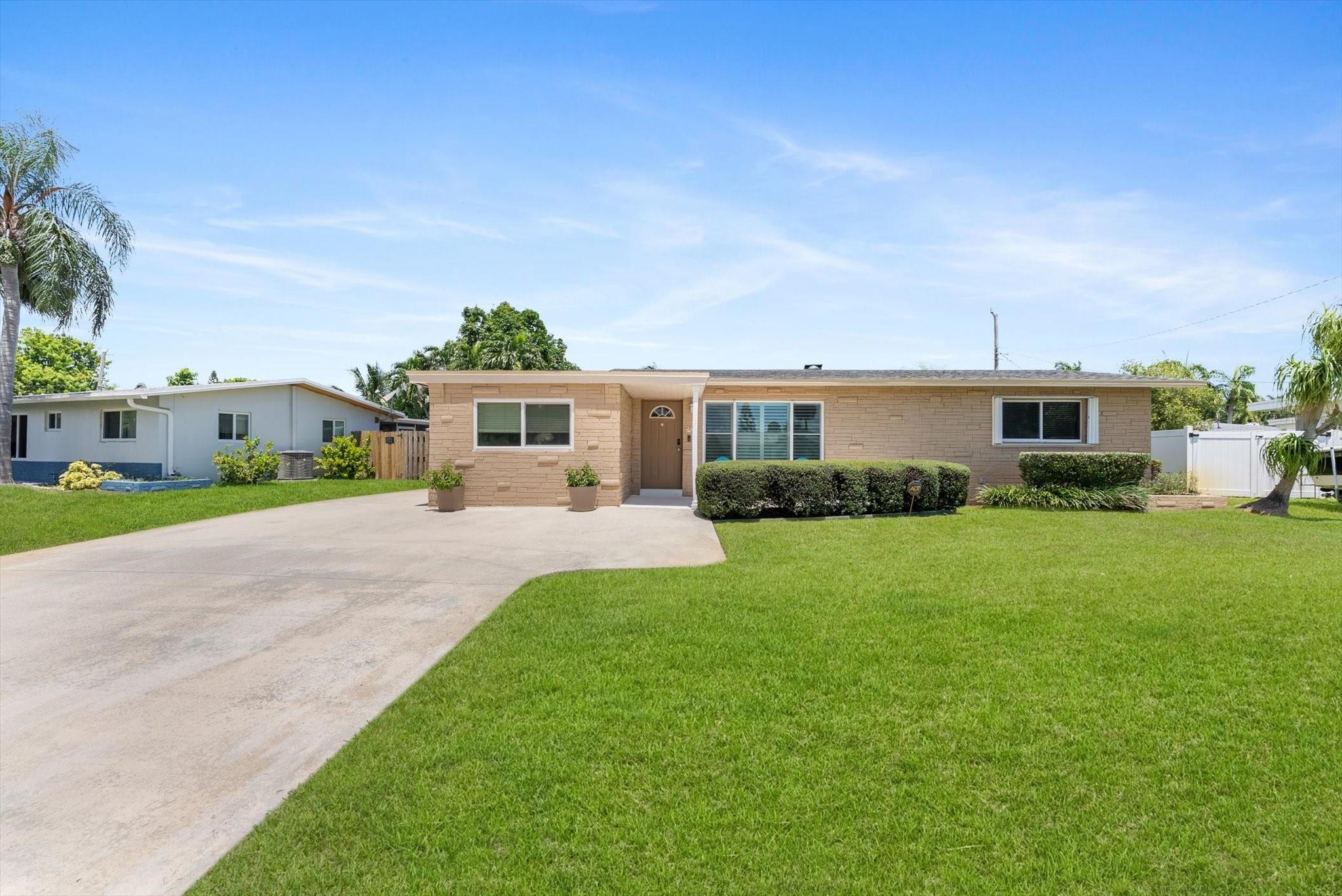 6251 NW 15th St Property Photo 1