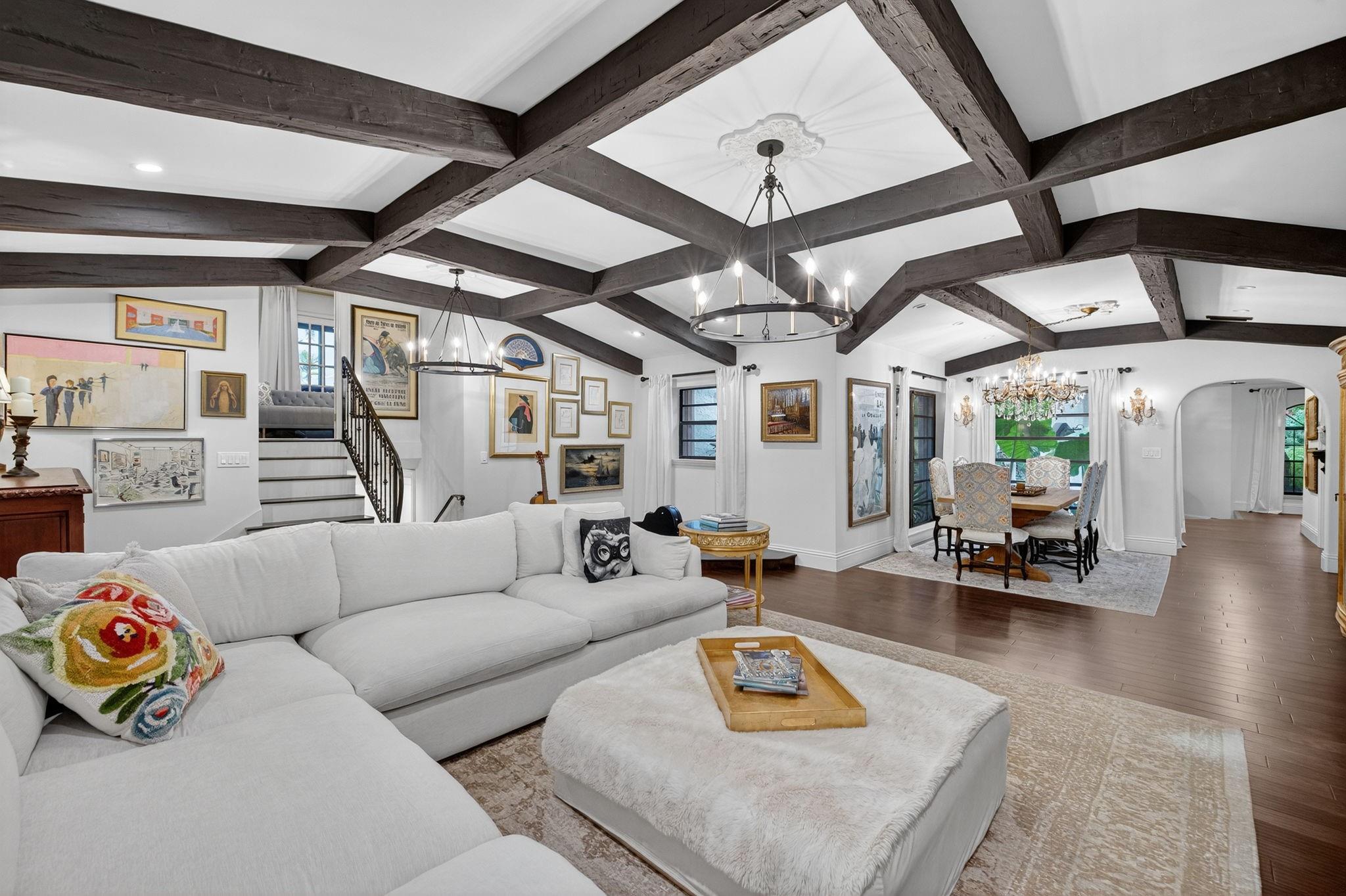 2616 Acacia Court Property Photo 7