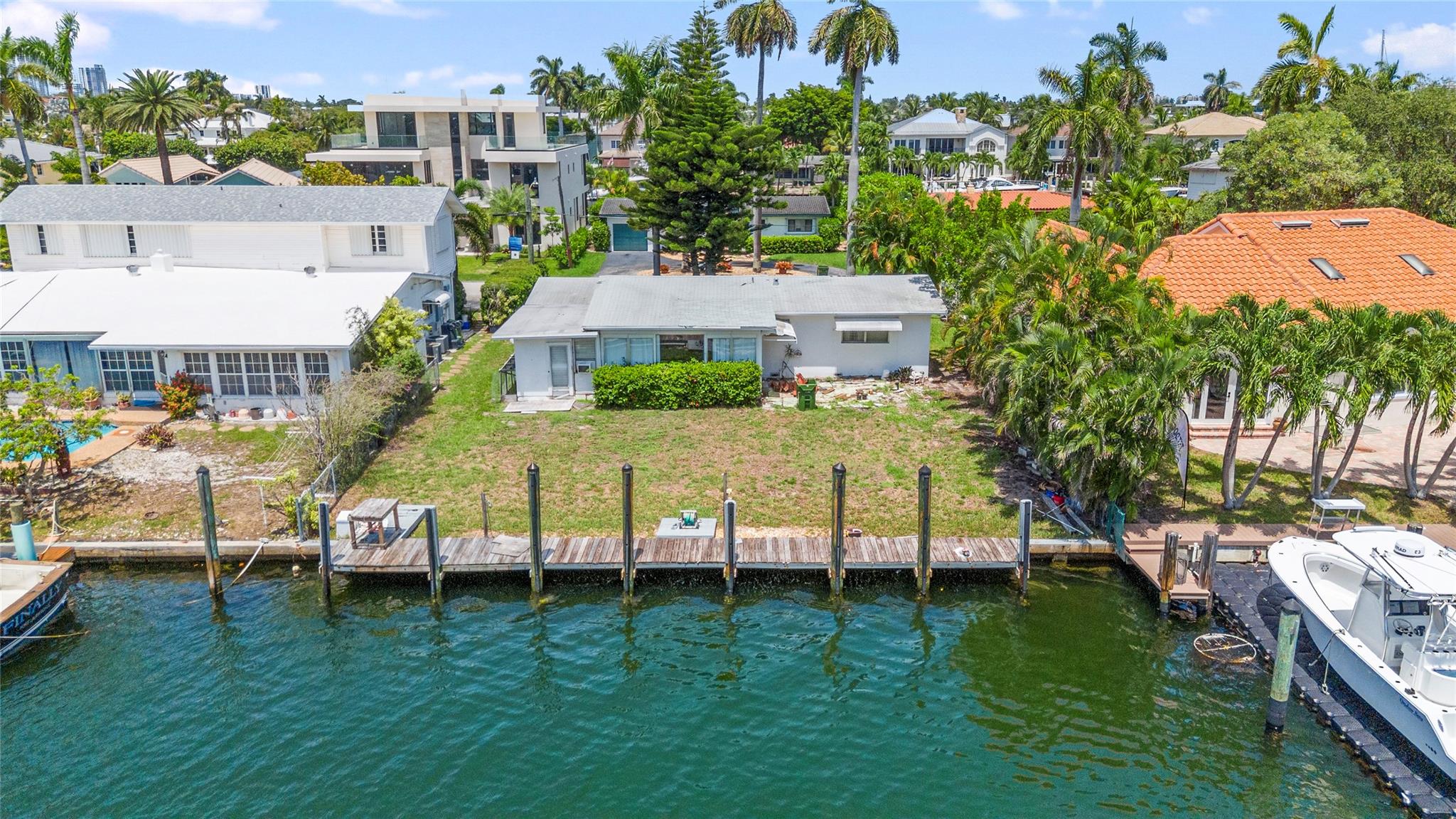 1642 Se 14th St Property Photo 1