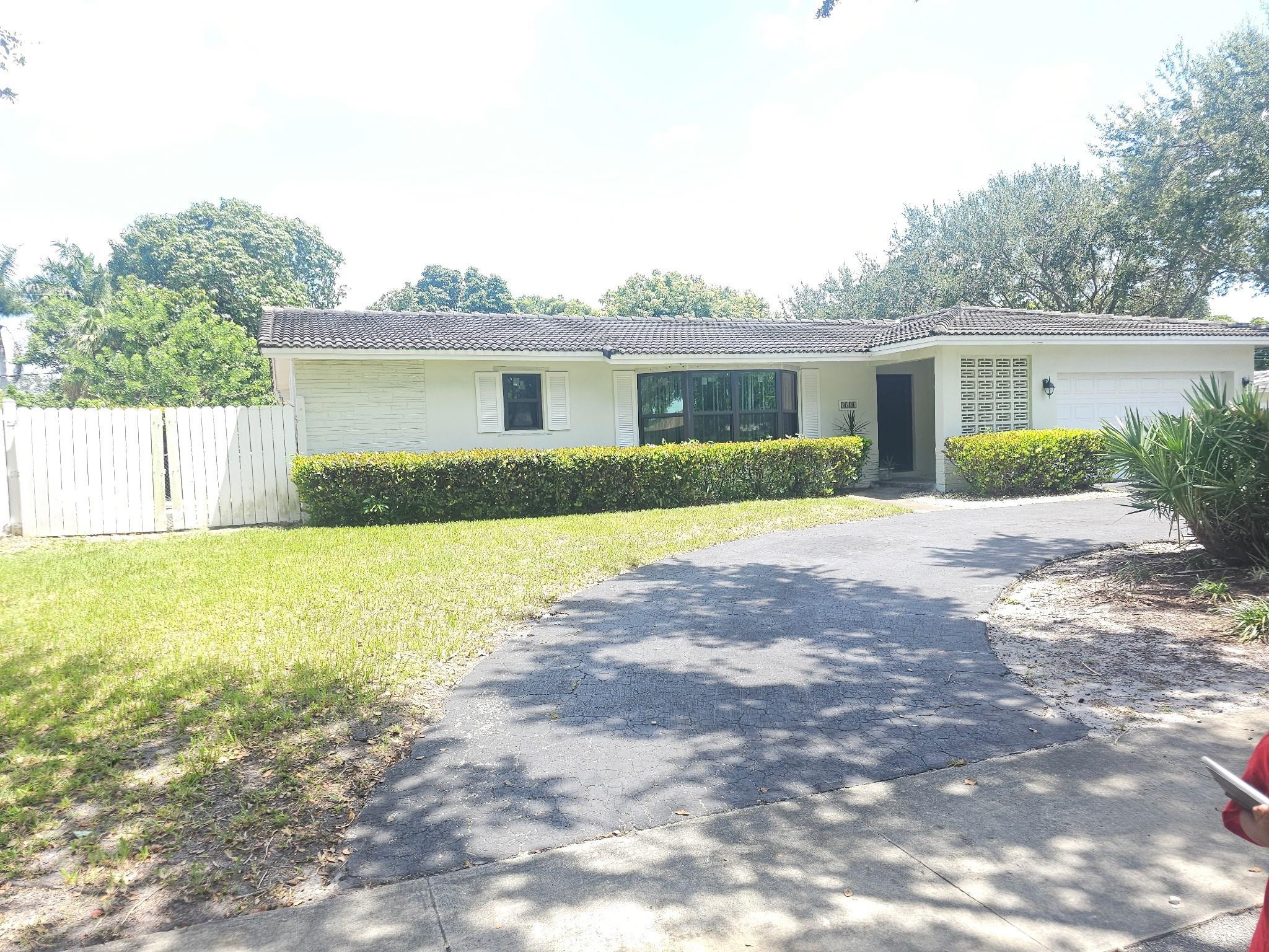 F10521634 Property Photo 1
