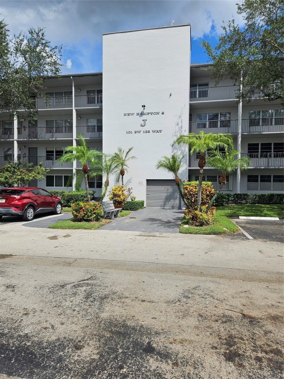 101 SW 132 Way 218