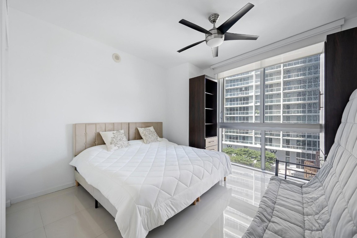 475 Brickell Avenue 1815 Property Photo 11