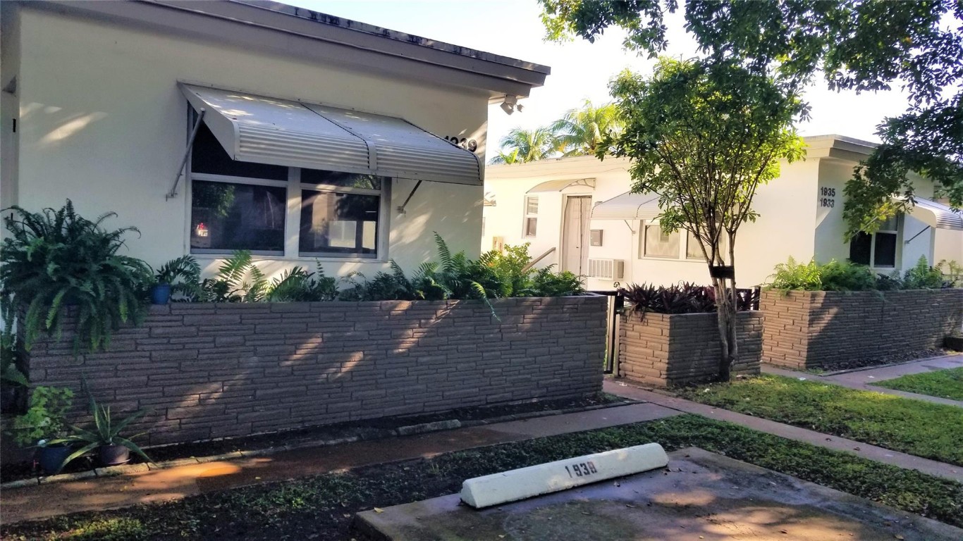1933 Dewey Street