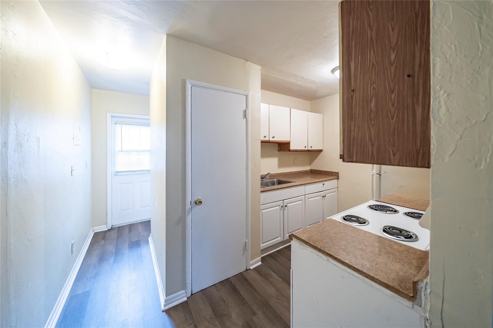 420 NE 1st Ave 2 Property Photo 1