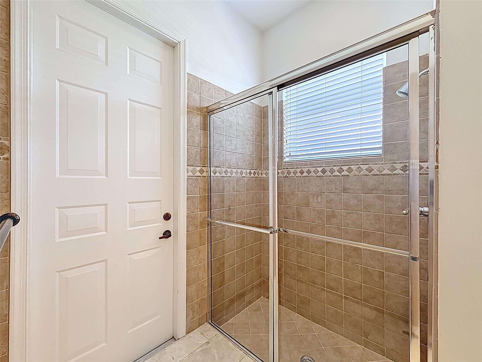 1673 Victoria Pointe Circle Property Photo 37