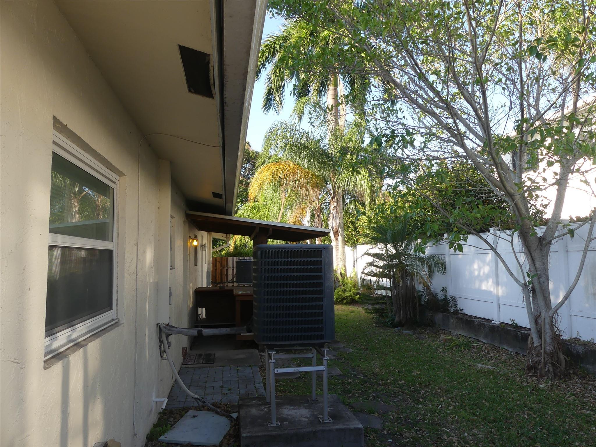 3294 Sw 44th St Property Photo 6