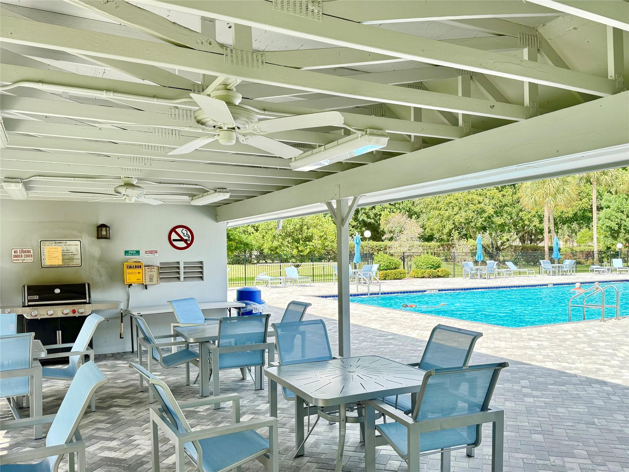 2504 Antigua Terrace D2 Property Photo 3