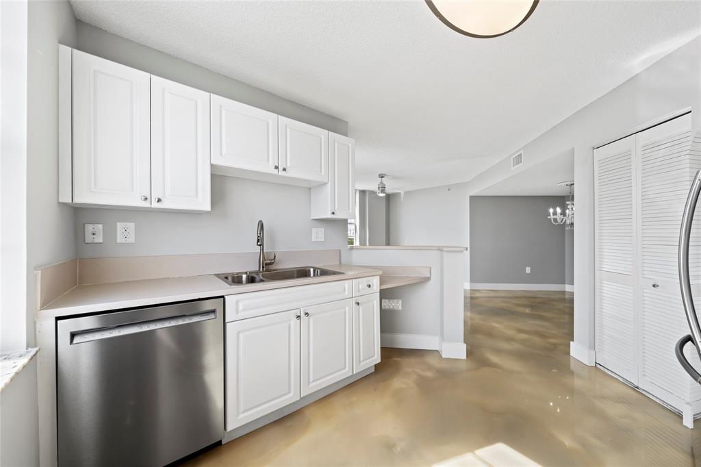 520 Se 5th Ave 1504 Property Photo 10