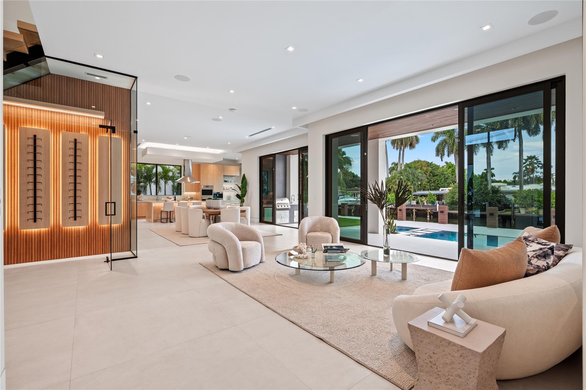 2405 Castilla Isle Property Photo 3