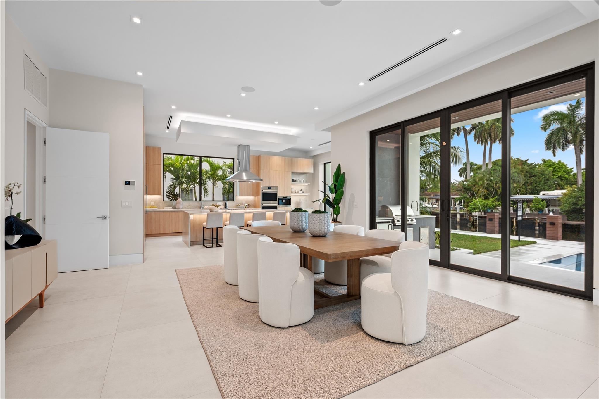 2405 Castilla Isle Property Photo 6